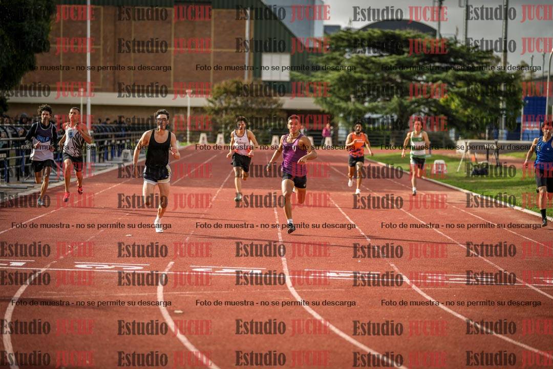 Fotos de los 400 m llanos de varones