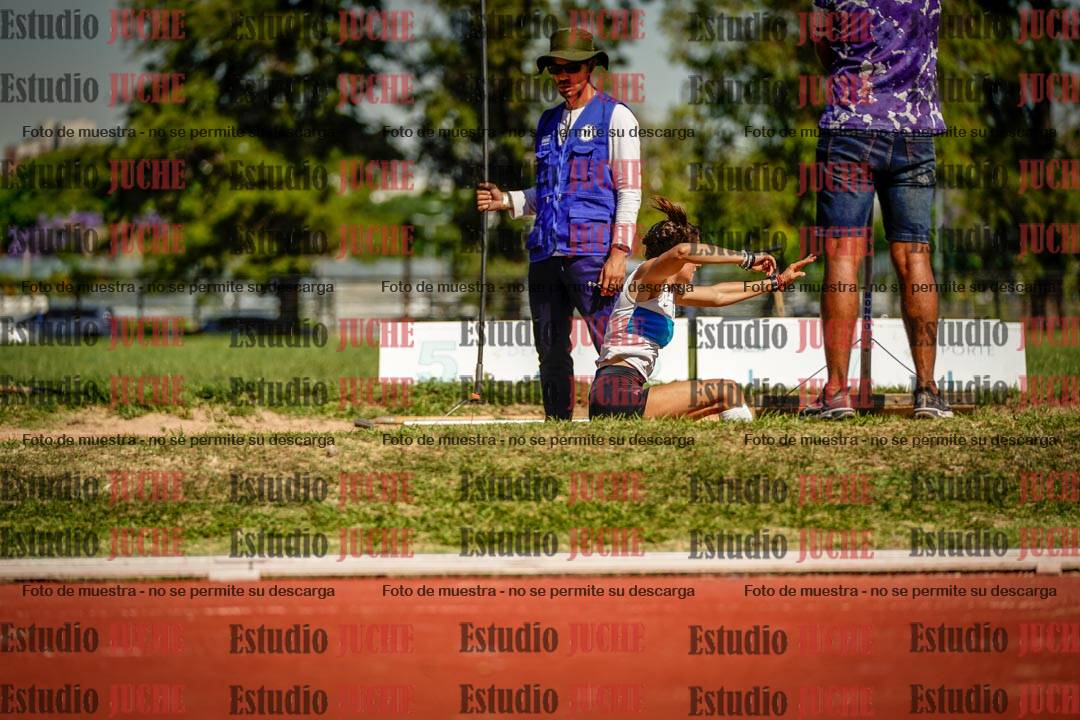 Fotos del salto en largo de mujeres