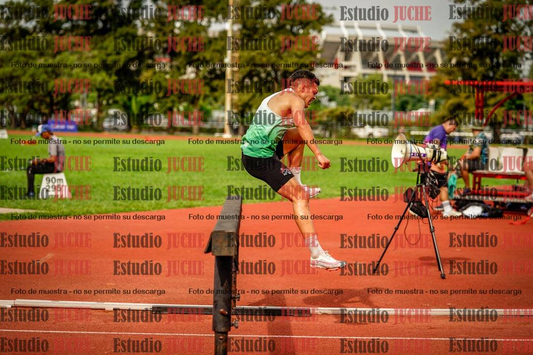Fotos de los 3000 m con obstáculos de varones