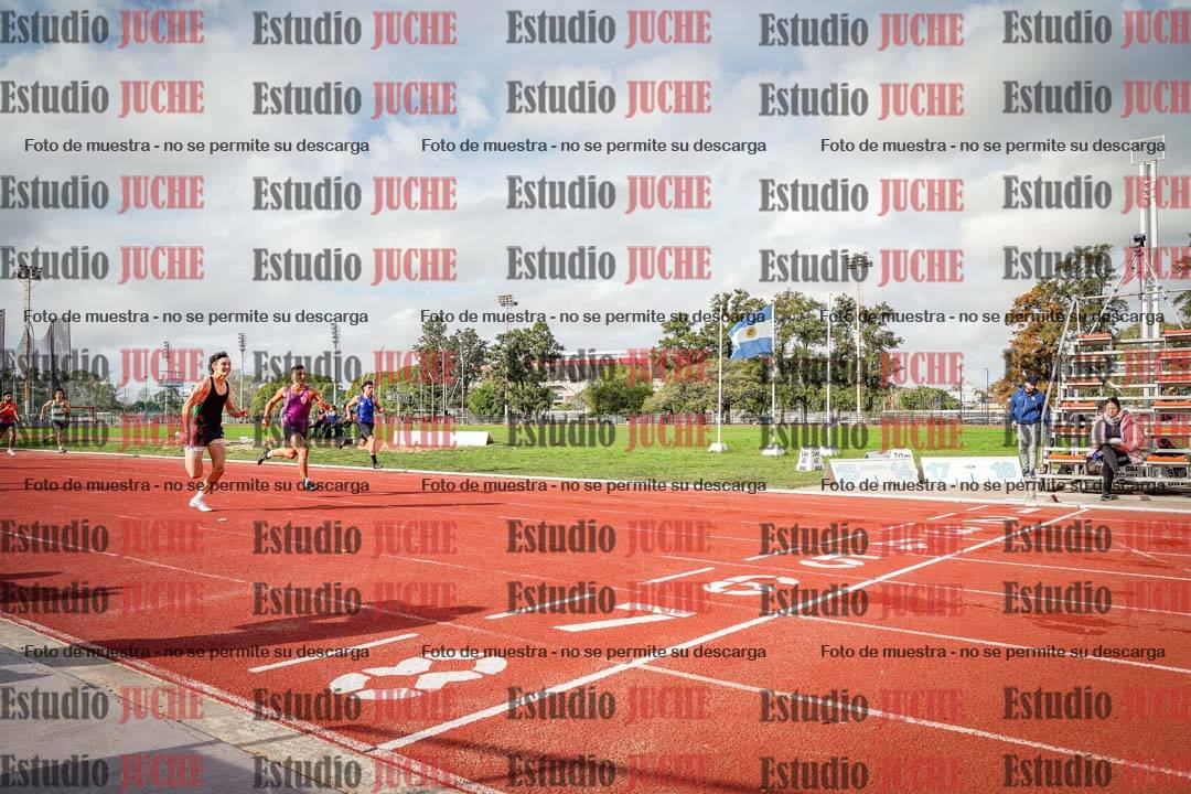 Fotos de los 400 m llanos de varones