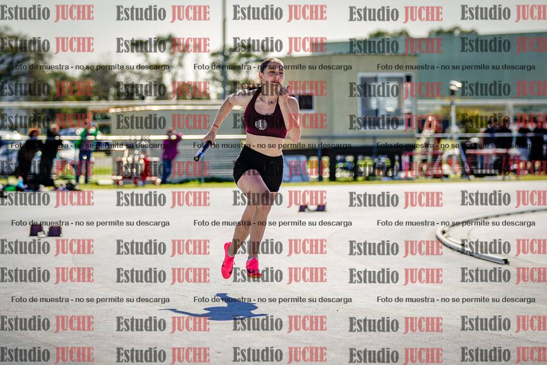 Fotos de las postas 8x300 m mixtas