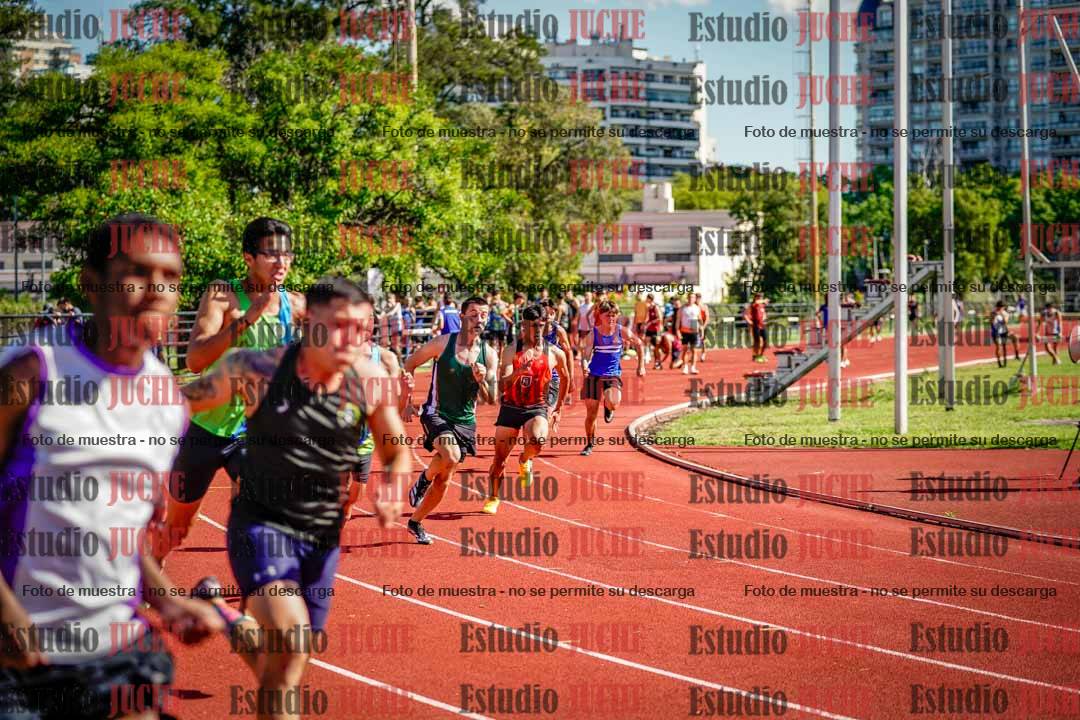 Fotos de los 200 m llanos de varones