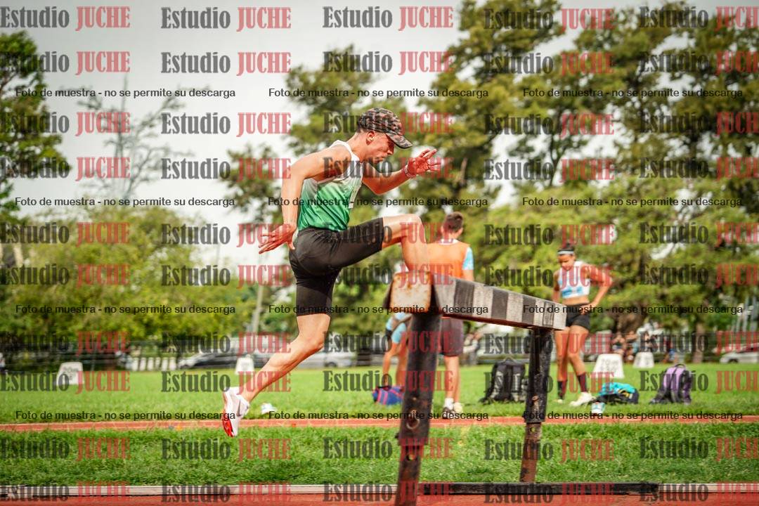 Fotos de los 3000 m con obstáculos de varones