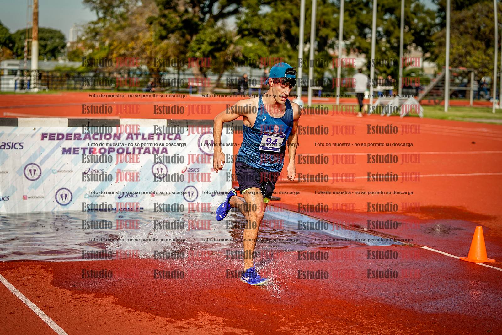 Fotos de los 3000 m con obstáculos de varones
