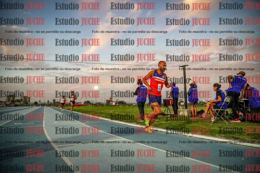 Fotos de los 3000 m llanos de varones