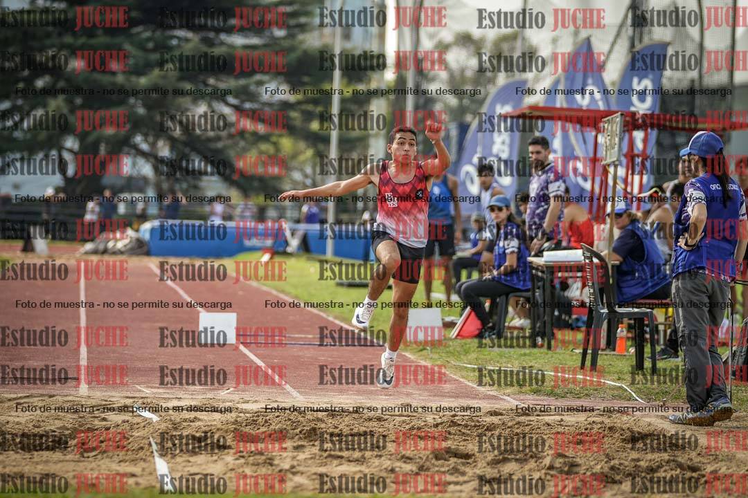 Fotos del salto en largo de varones