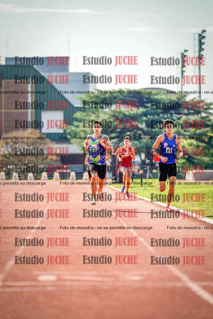 Fotos de los 800 m llanos de varones