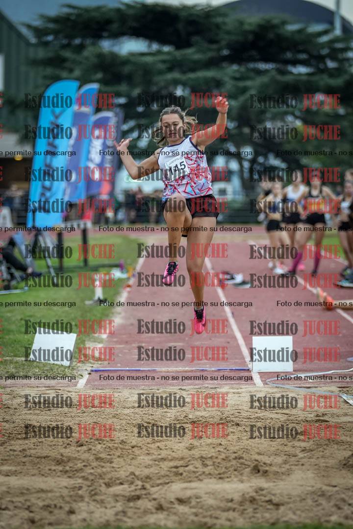 Fotos del salto en largo de mujeres