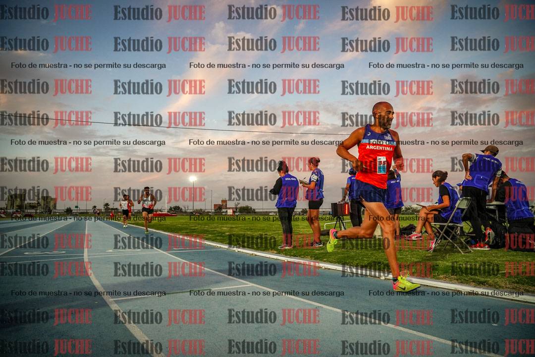 Fotos de los 3000 m llanos de varones
