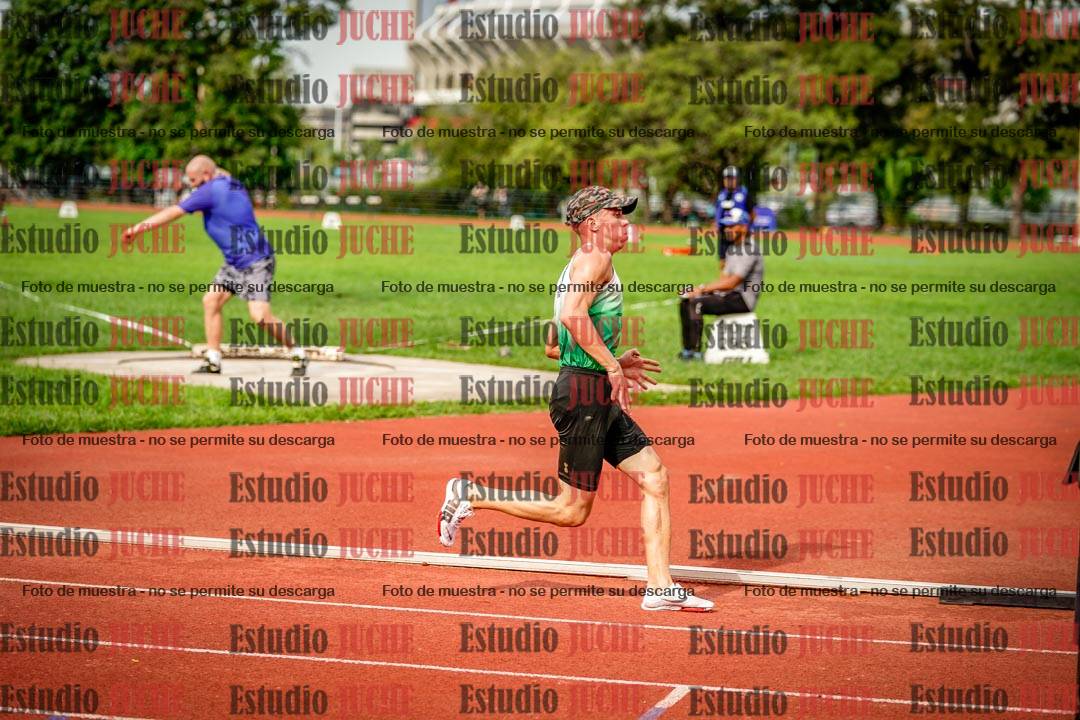 Fotos de los 3000 m con obstáculos de varones
