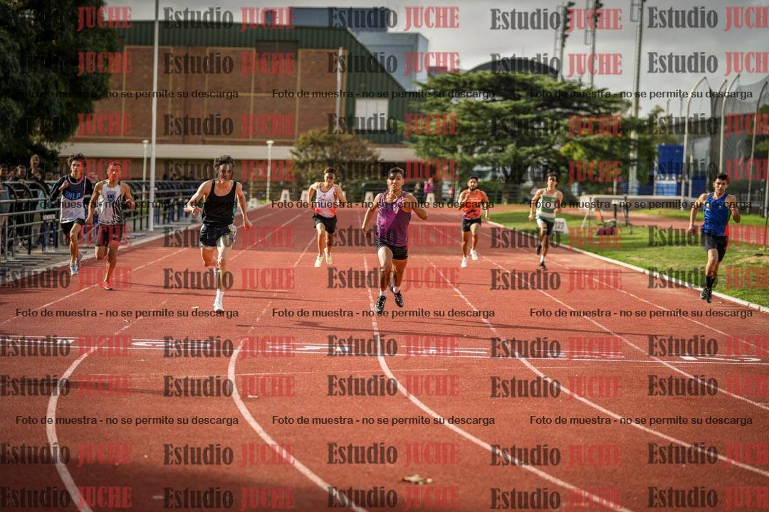 Fotos de los 400 m llanos de varones