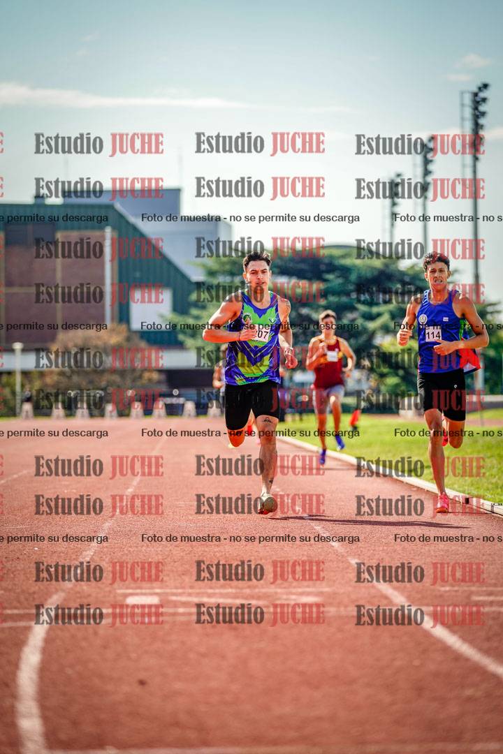 Fotos de los 800 m llanos de varones