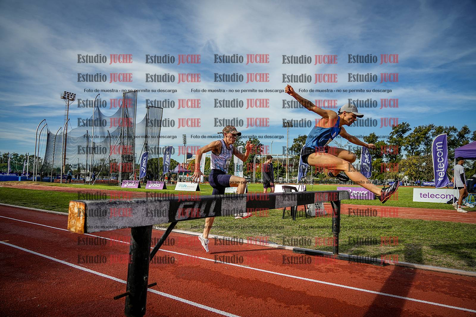 Fotos de los 3000 m con obstáculos de varones