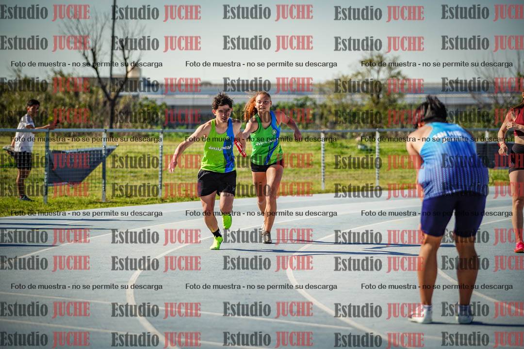 Fotos de las postas 8x300 m mixtas