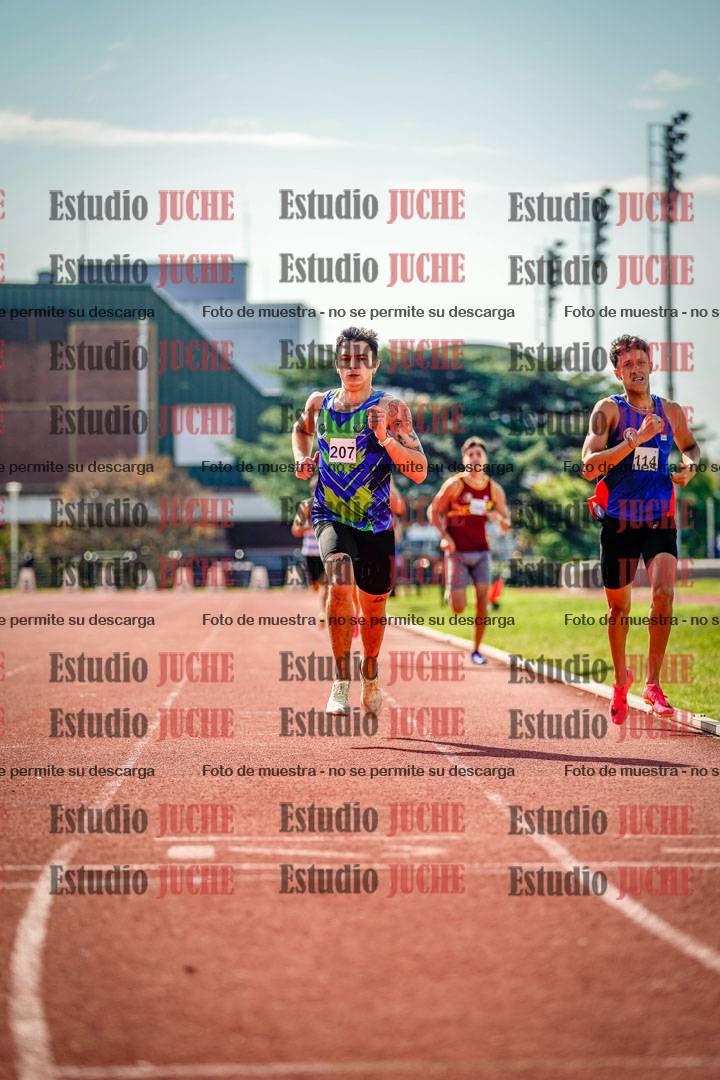 Fotos de los 800 m llanos de varones