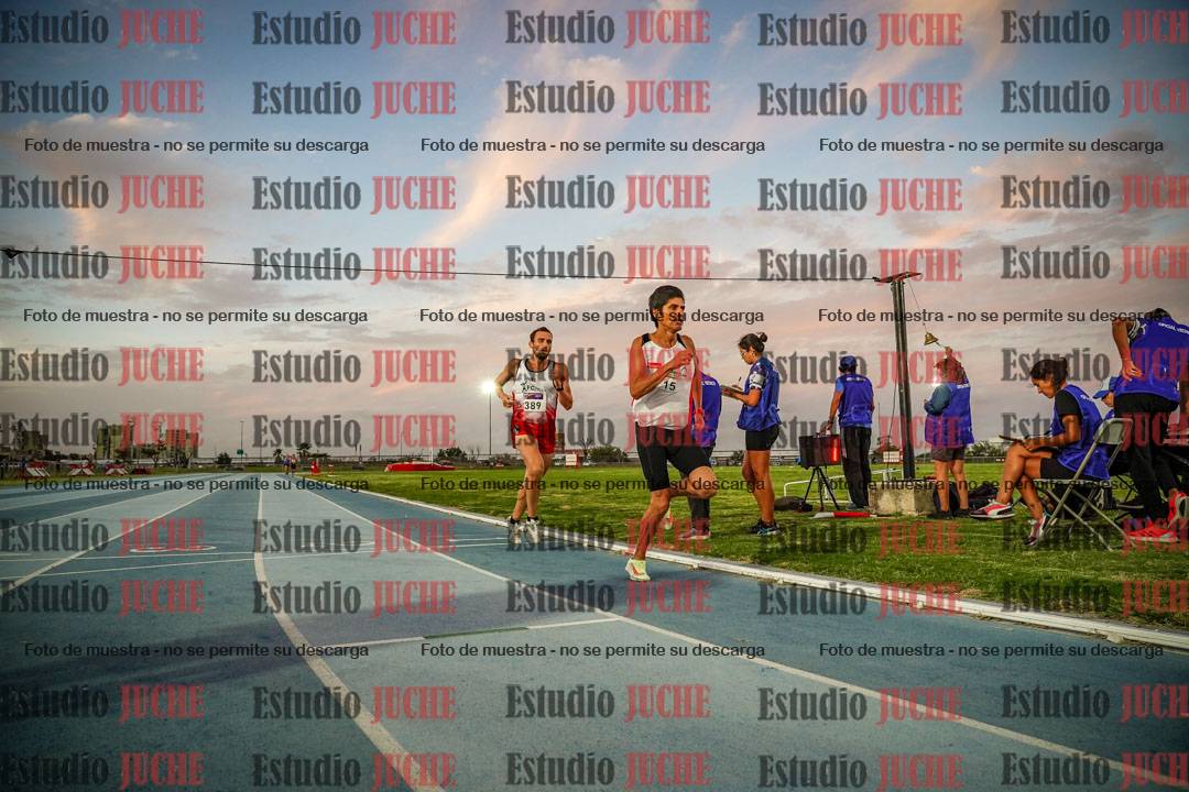 Fotos de los 3000 m llanos de varones