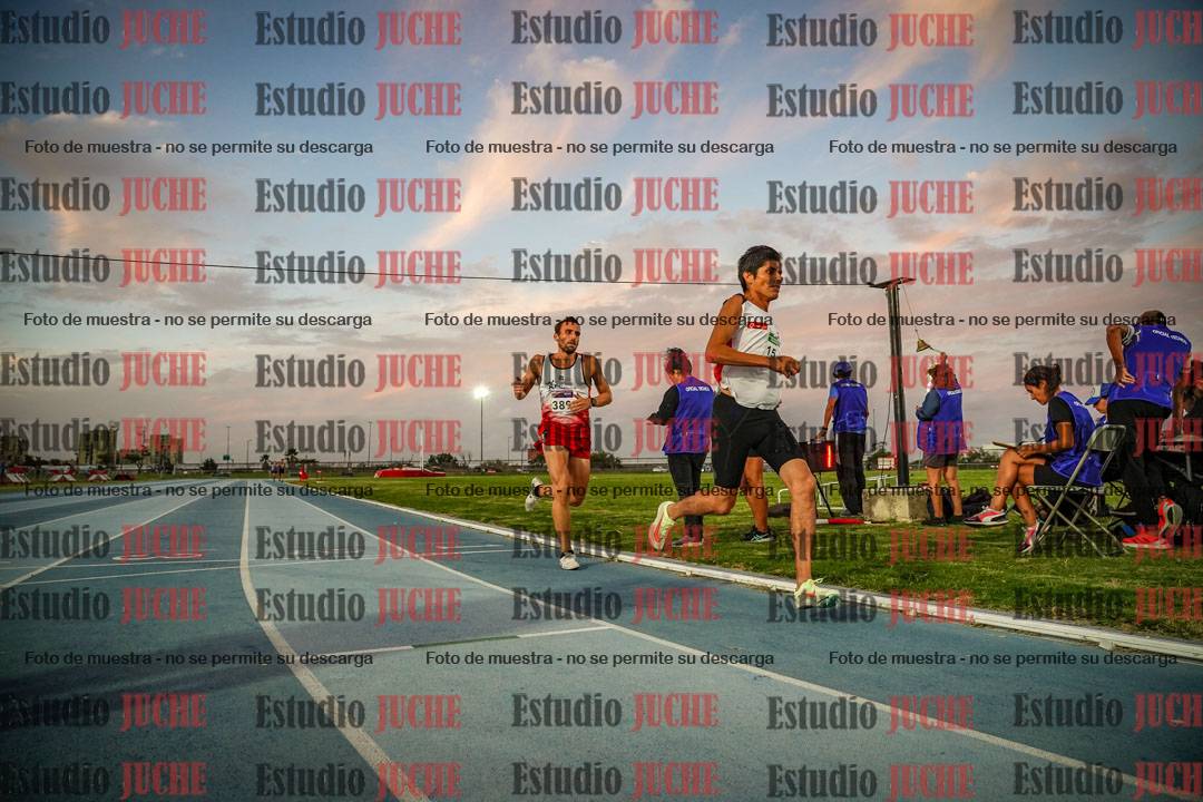 Fotos de los 3000 m llanos de varones