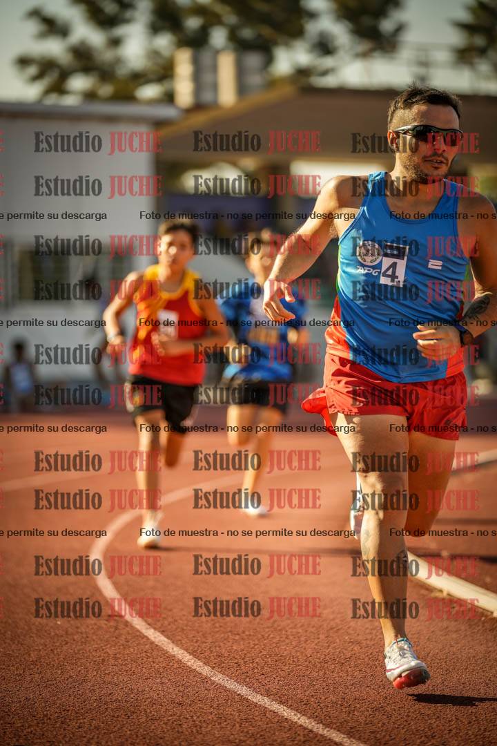 Fotos de los 800 m llanos de varones