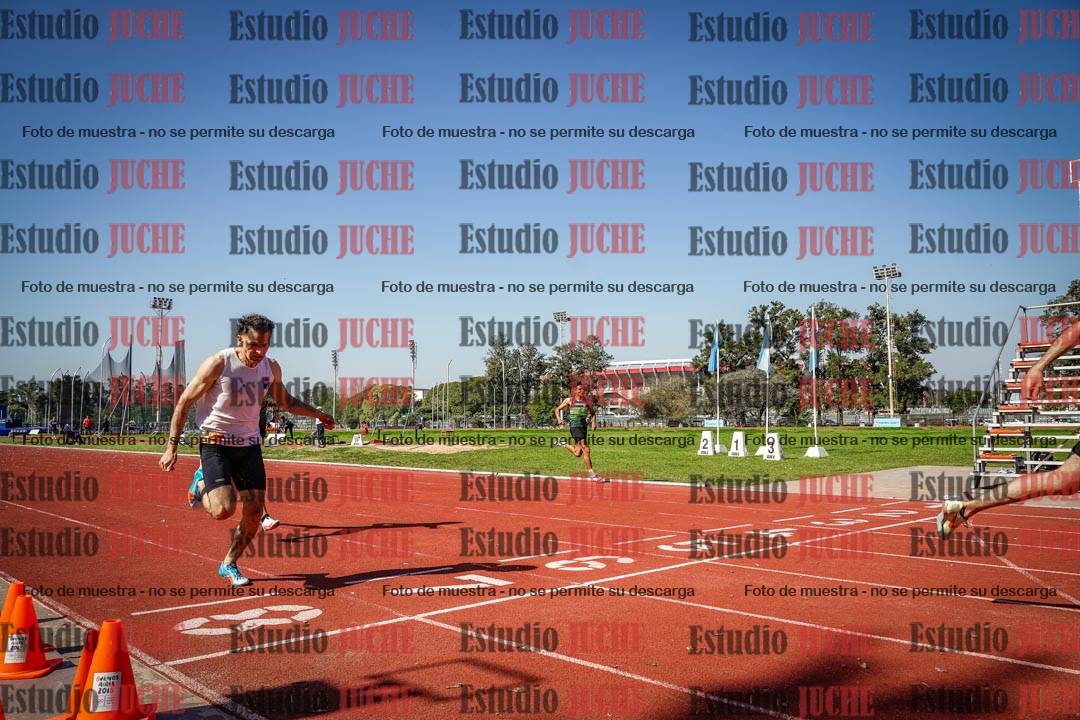 Fotos de los 400 m llanos de varones