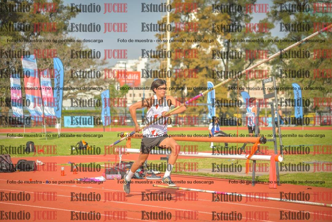 Fotos del salto con garrocha de varones - decatlón 8