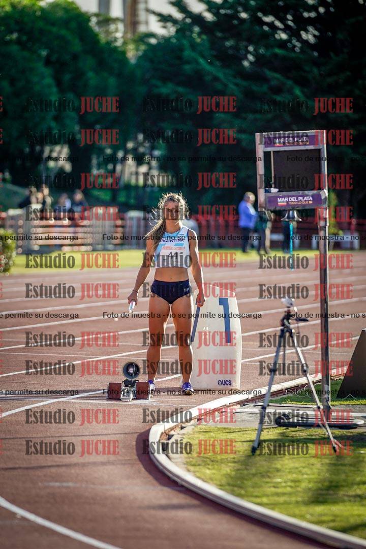 Fotos de los relevos 4x100 m de mujeres