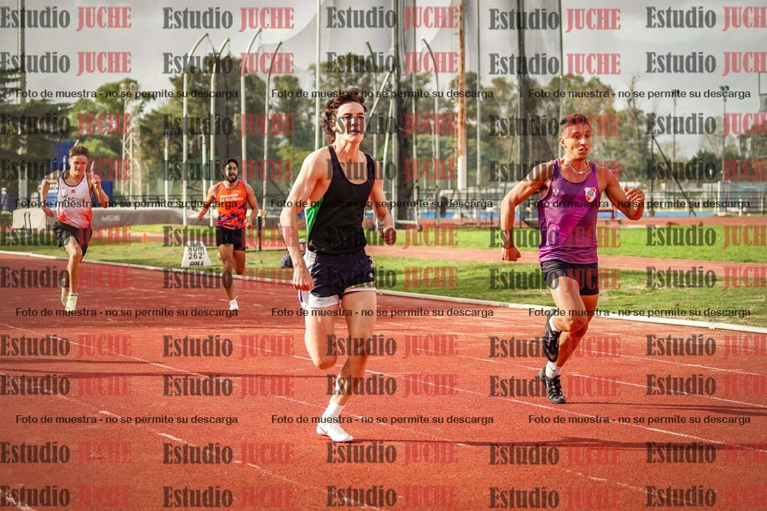 Fotos de los 400 m llanos de varones