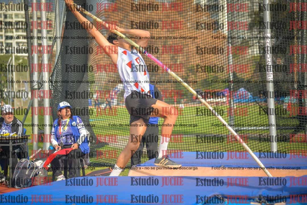 Fotos del salto con garrocha de varones - decatlón 8