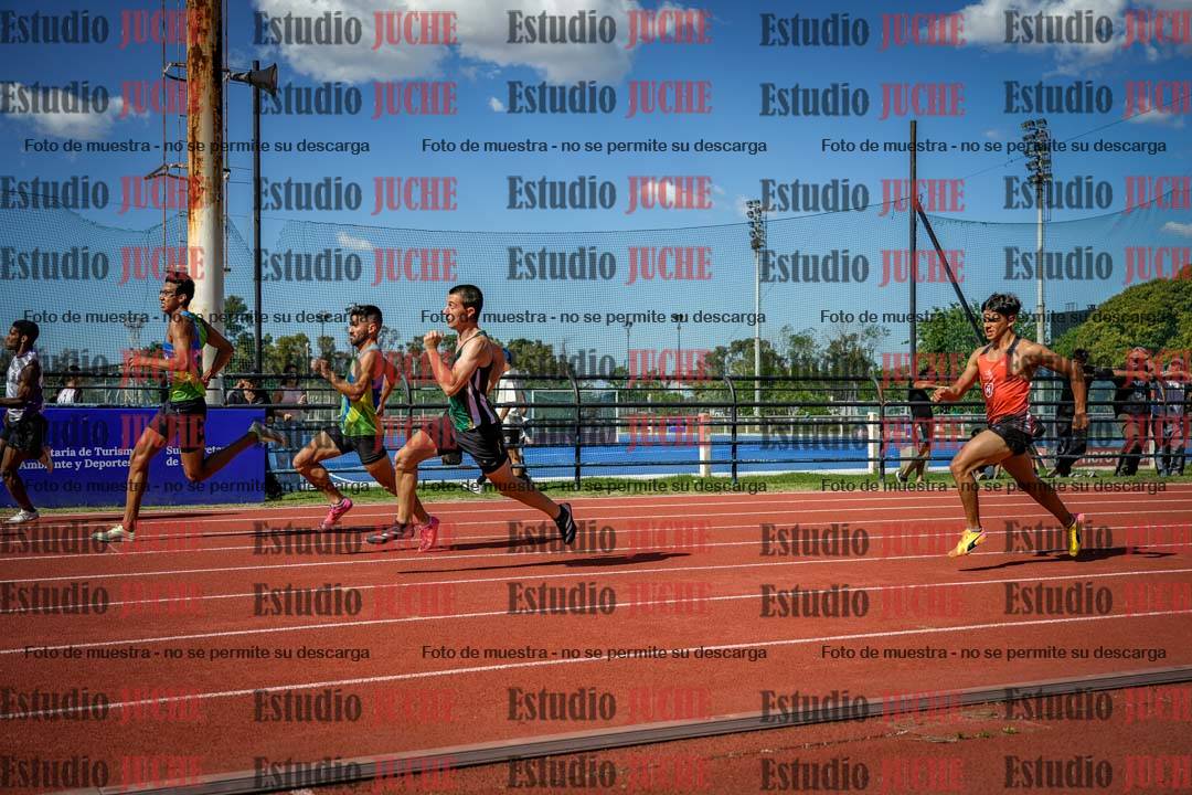 Fotos de los 200 m llanos de varones