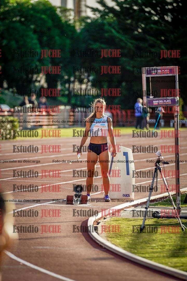 Fotos de los relevos 4x100 m de mujeres