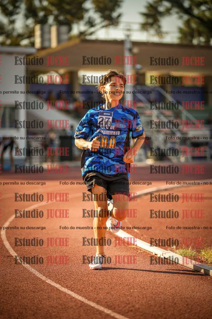 Fotos de los 800 m llanos de varones