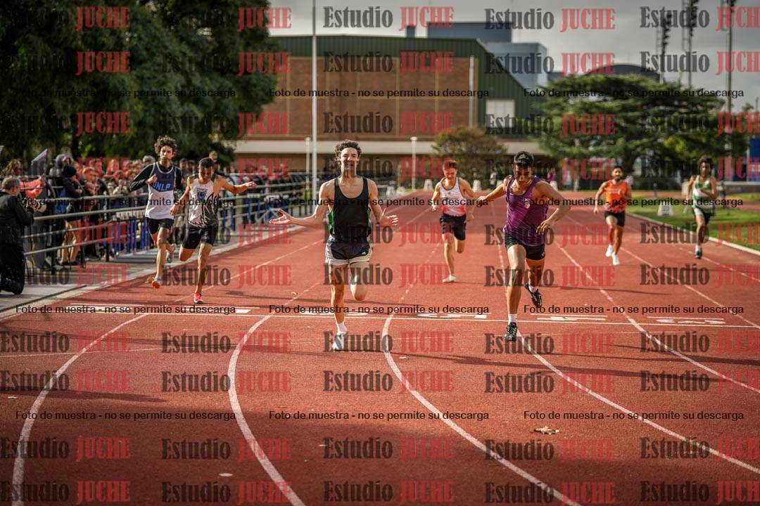 Fotos de los 400 m llanos de varones
