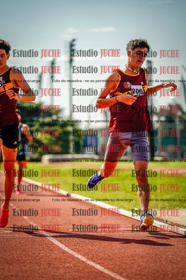 Fotos de los 800 m llanos de varones