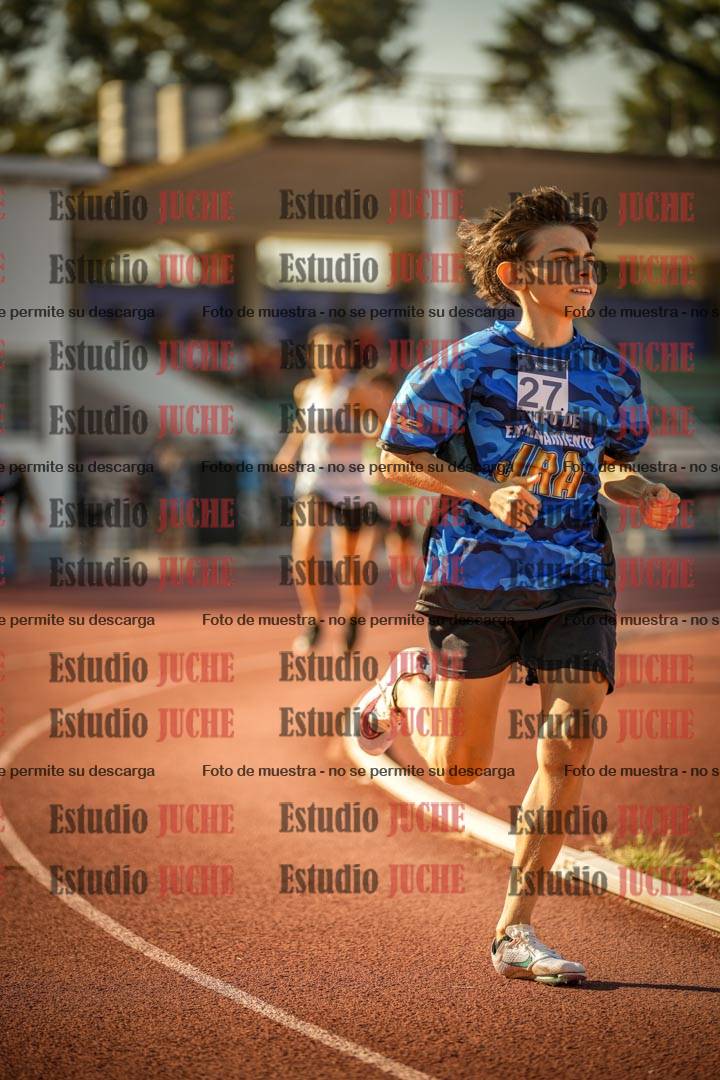 Fotos de los 800 m llanos de varones