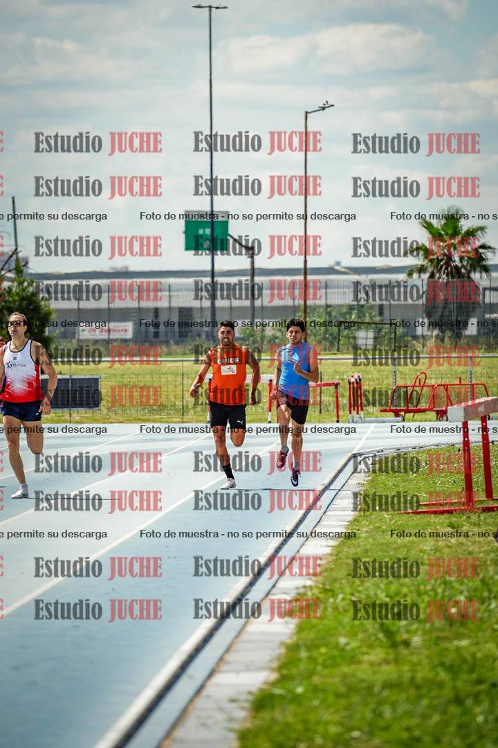 Fotos de los 400 m llanos de varones