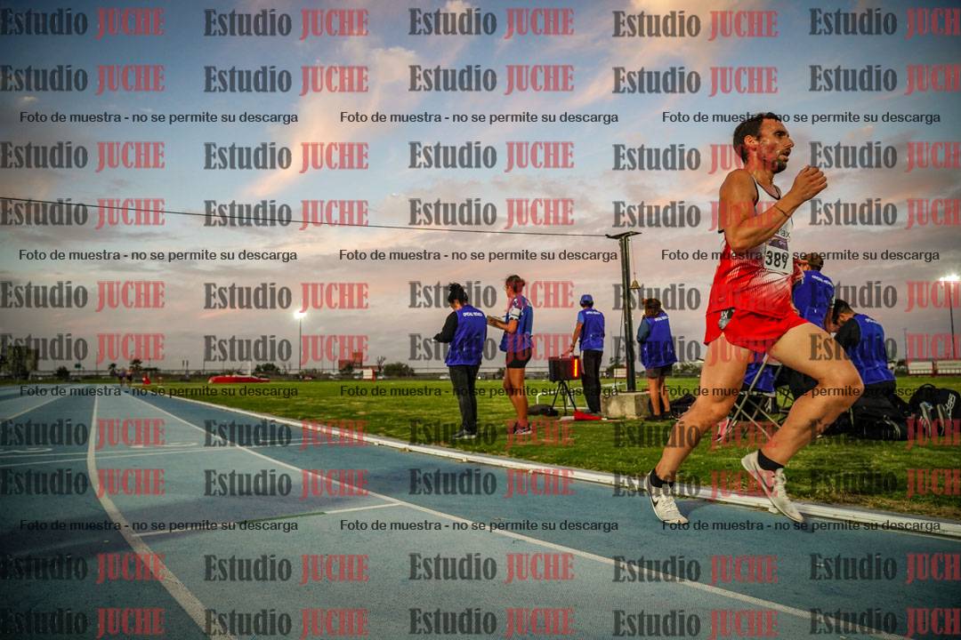 Fotos de los 3000 m llanos de varones