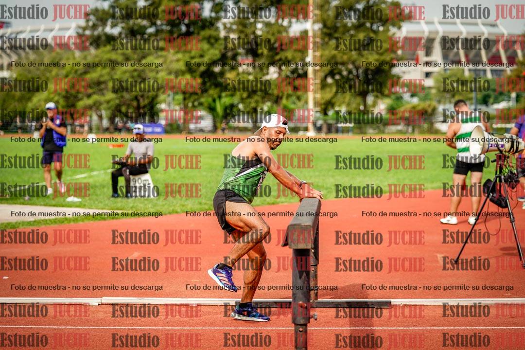 Fotos de los 3000 m con obstáculos de varones
