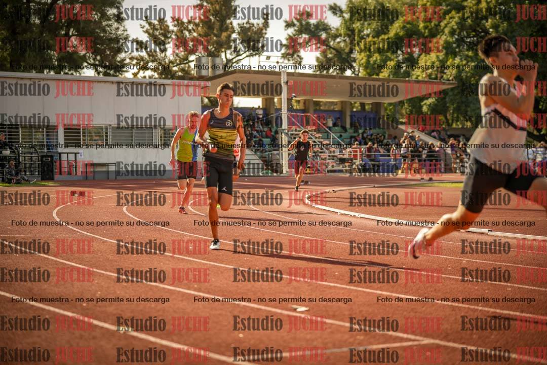 Fotos de los 400 m llanos de varones