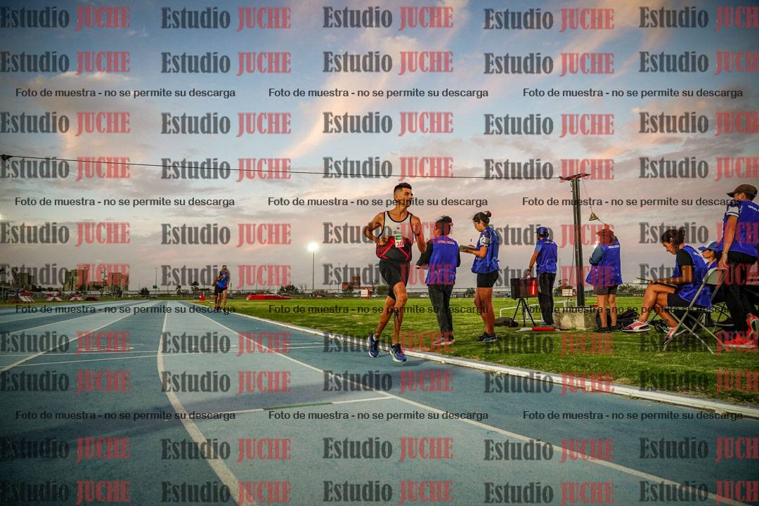 Fotos de los 3000 m llanos de varones