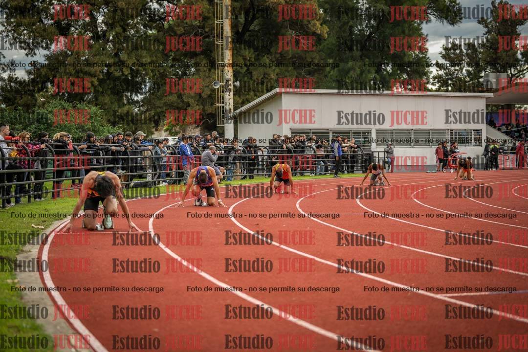 Fotos de los 400 m llanos de varones