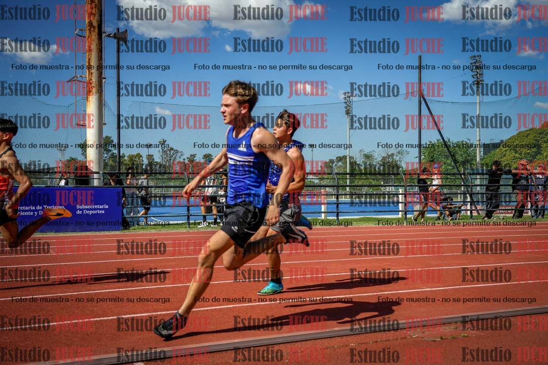 Fotos de los 200 m llanos de varones