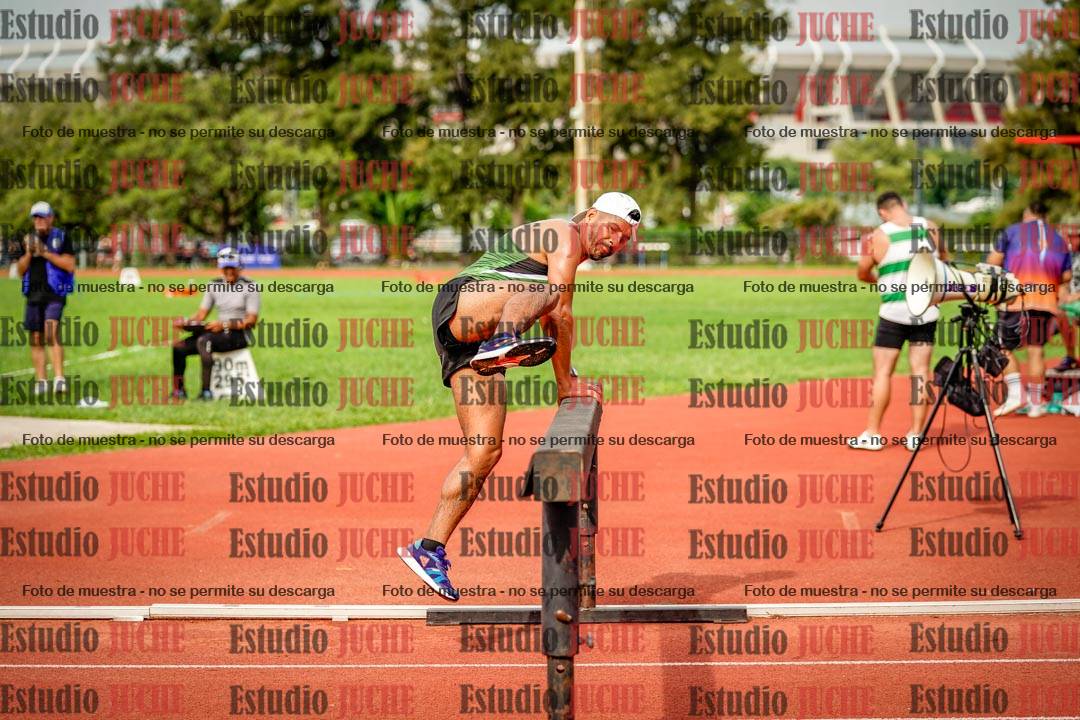 Fotos de los 3000 m con obstáculos de varones