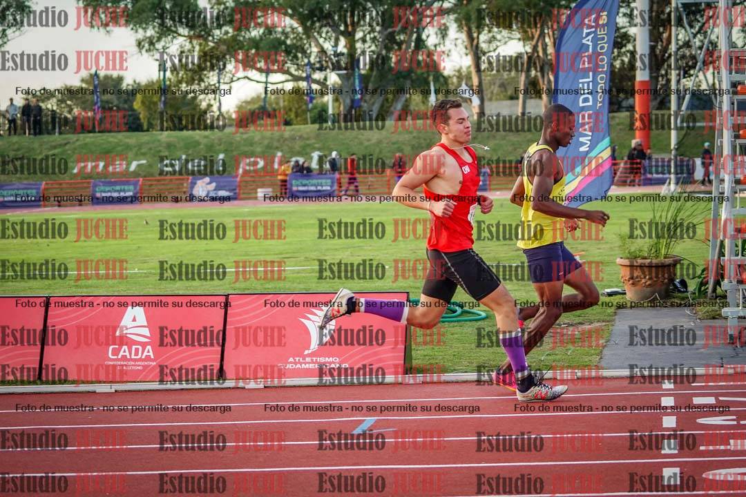 Fotos de los 1500 m llanos de varones - deca 10