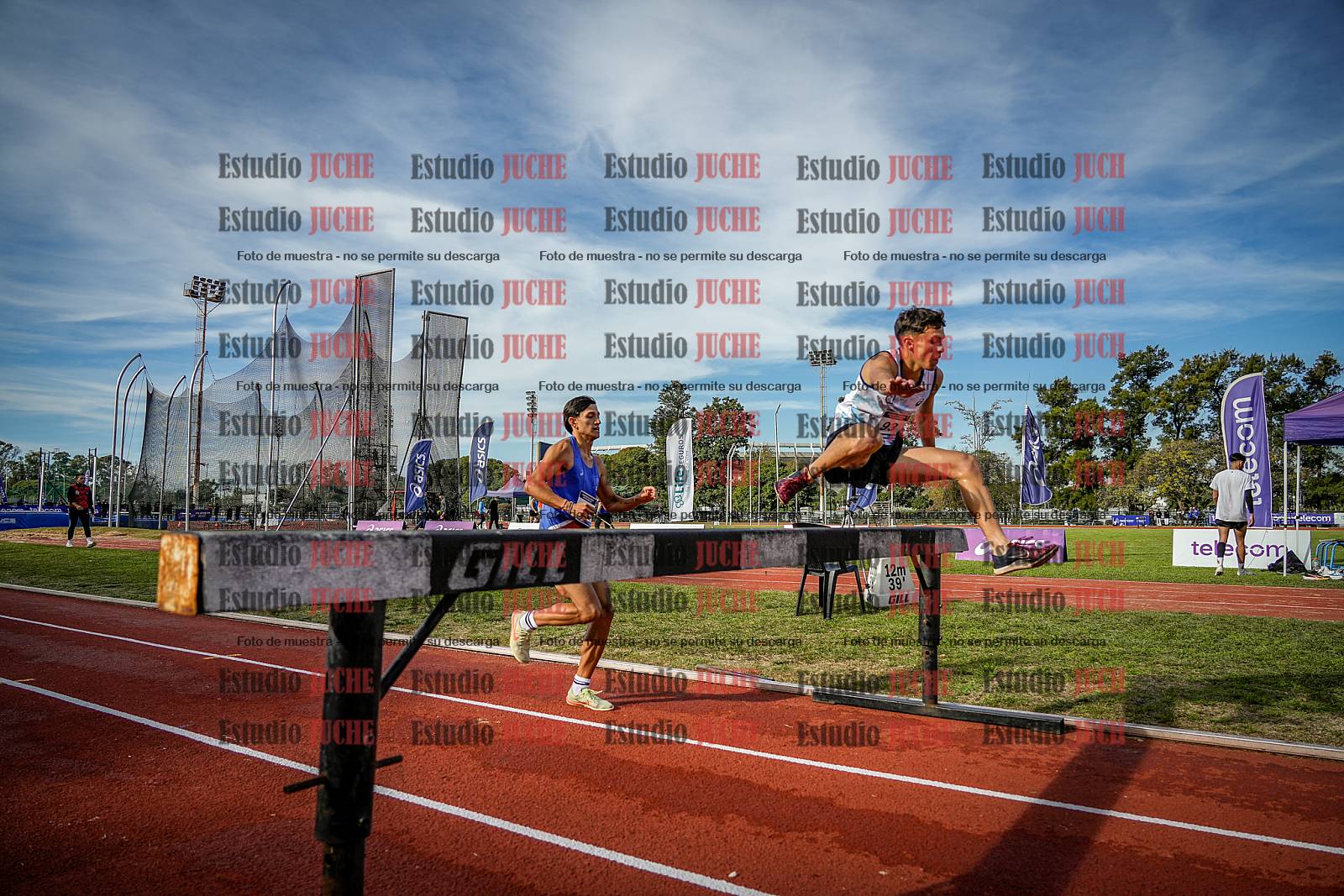 Fotos de los 3000 m con obstáculos de varones