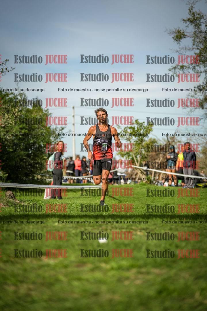 Fotos de la llegada del cross de 8000 m