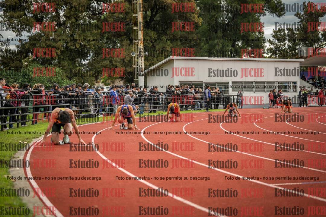 Fotos de los 400 m llanos de varones