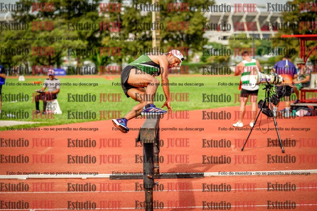 Fotos de los 3000 m con obstáculos de varones