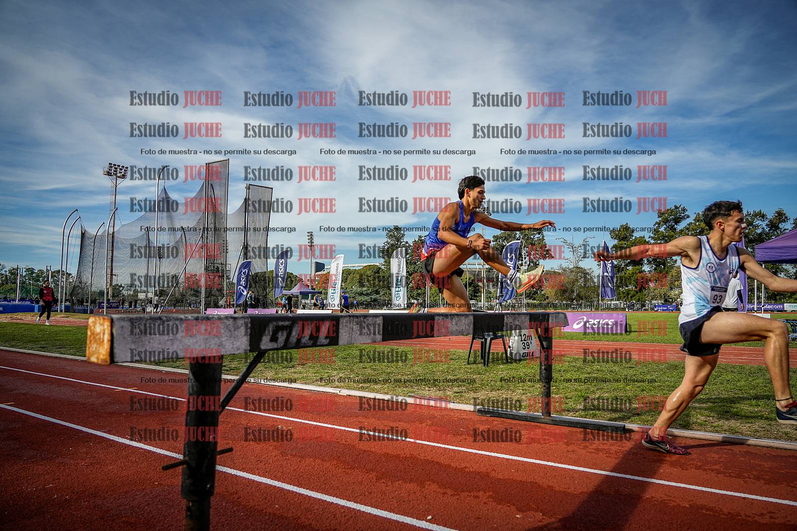 Fotos de los 3000 m con obstáculos de varones