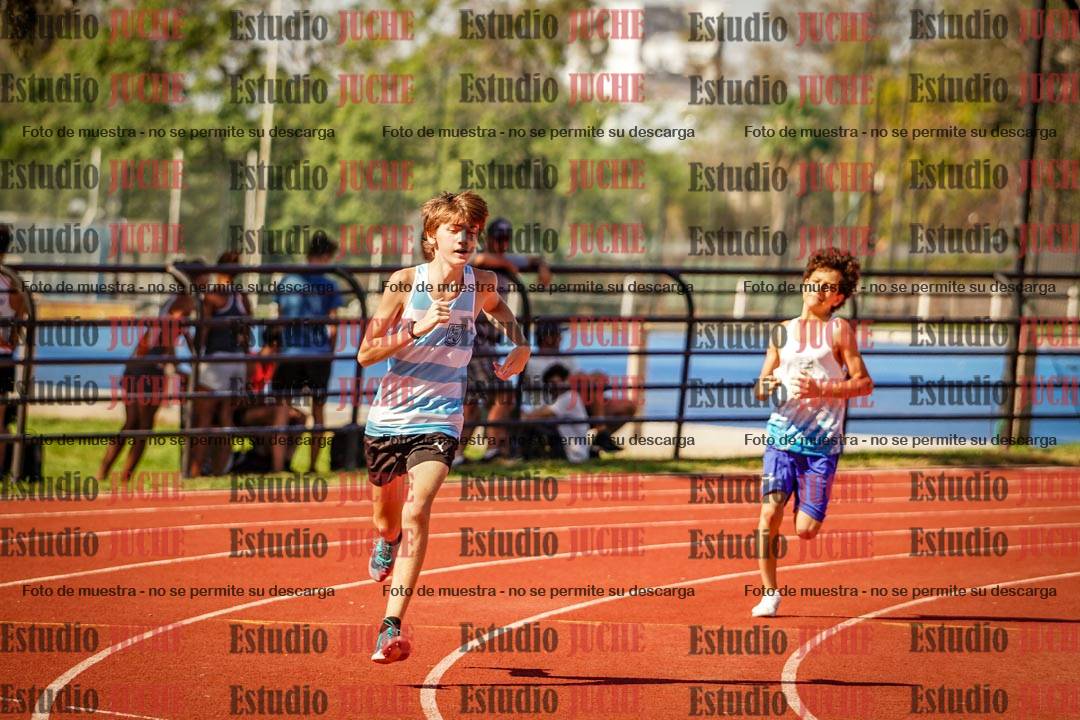 Fotos de los 400 m llanos de varones