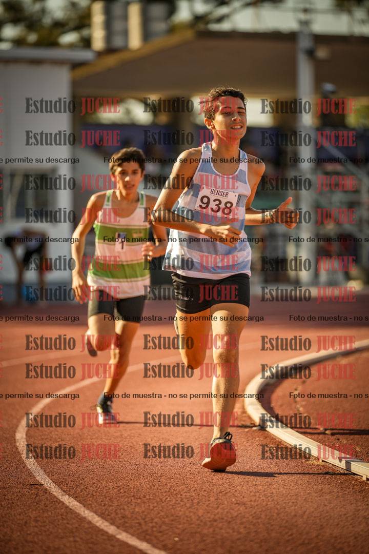 Fotos de los 800 m llanos de varones