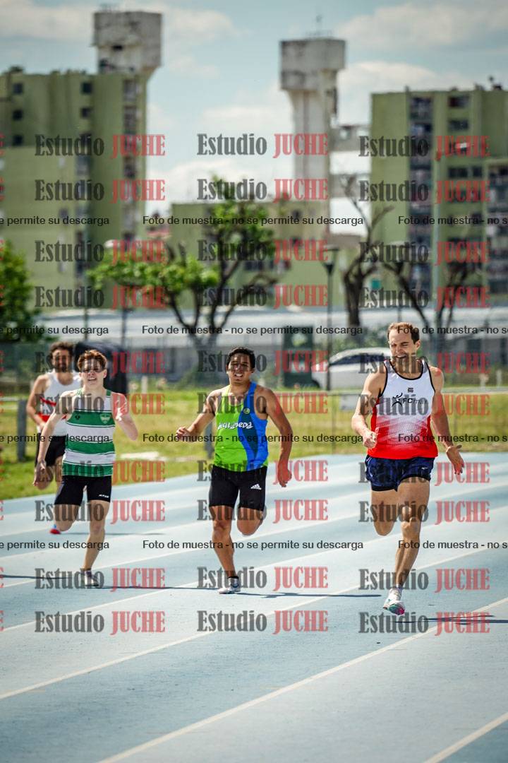 Fotos de los 400 m llanos de varones